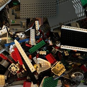 4 lbs bulk LEGOs